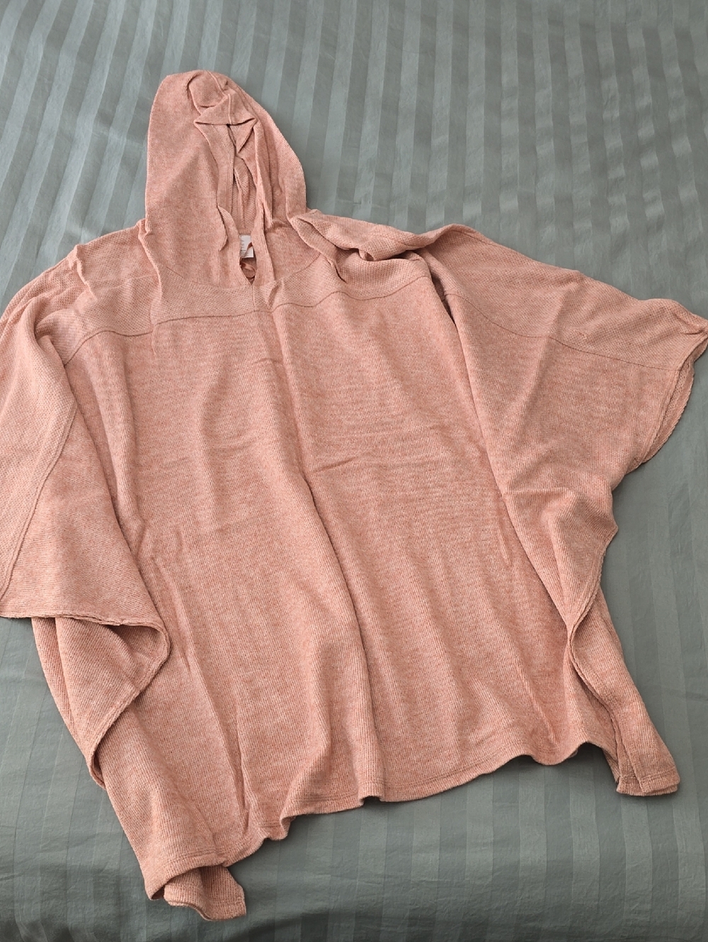 Livi Active 26/28 Hooded Poncho